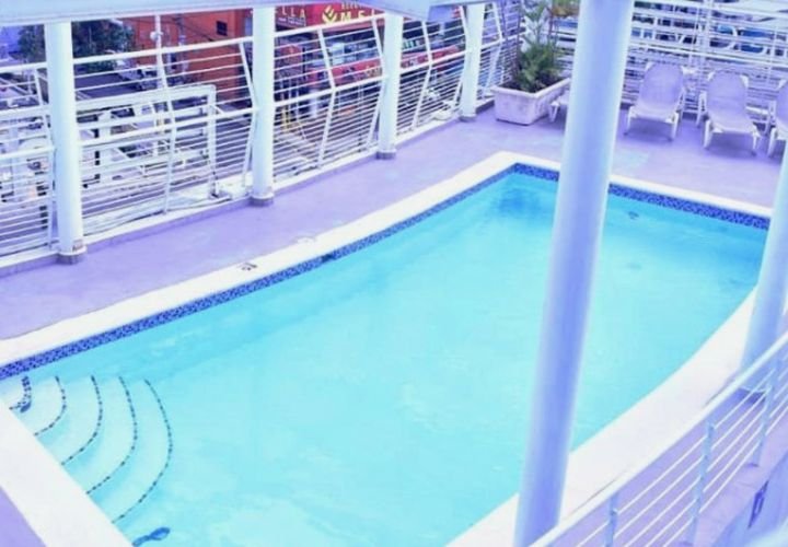 Galería · Piscina al aire libre en la azotea - imagen ilustrativa 5